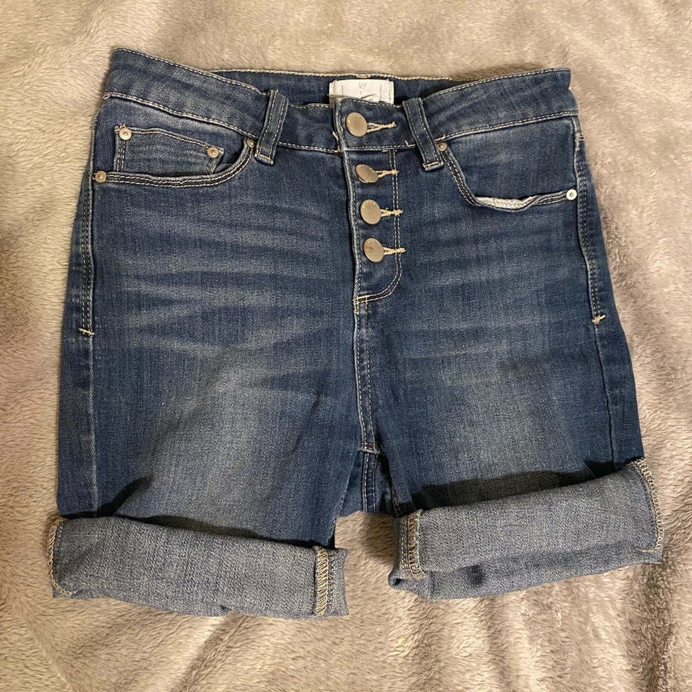 Blue cuffed shorts